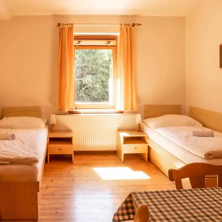 Erban ゲストハウス 3*