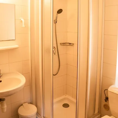 ゲストハウス Erban 3*